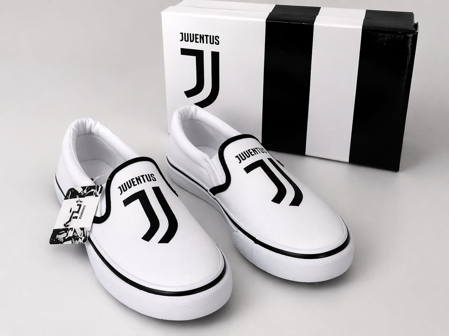 Scarpe Slip-On Juventus – Stile e Comfort